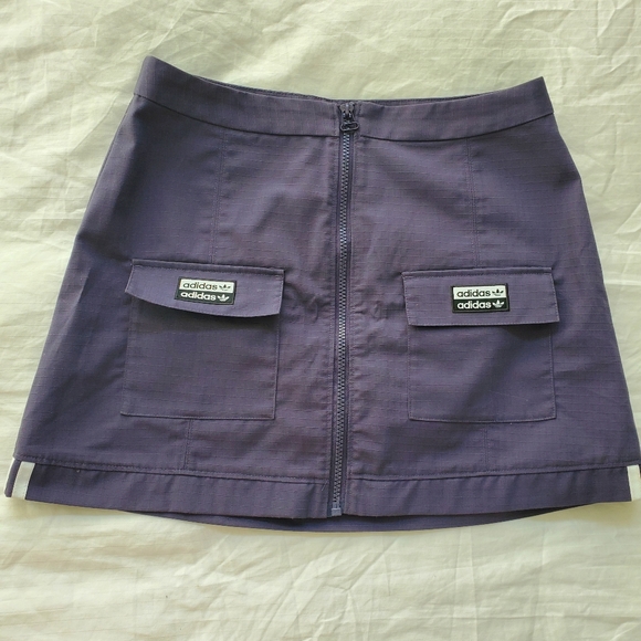 Adidas Mini Skirt (Small) - Picture 4 of 4